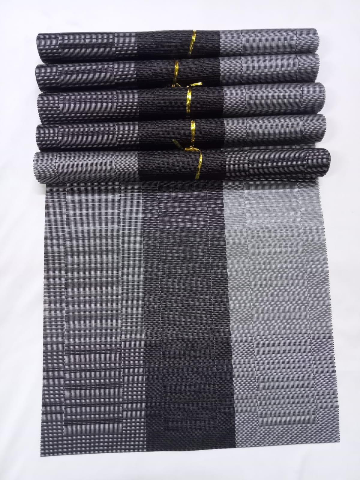 Set of 6pcs decorative kitchen/home decorative table mats plus centre runner