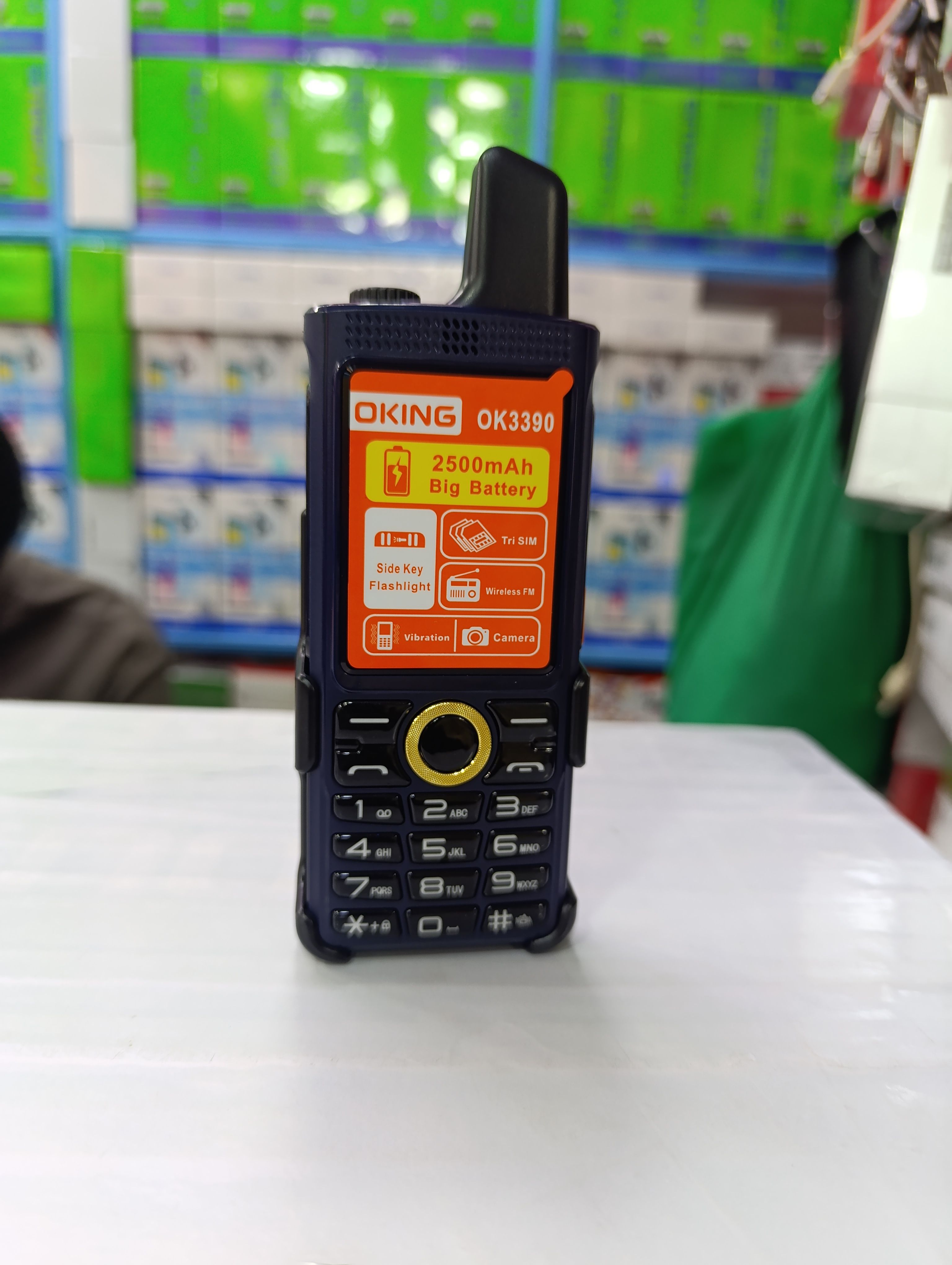 Oking OH3390 1.77QVGA Screen Triple Sim 2500mAh  wireless FM TORCH  Cell Phone