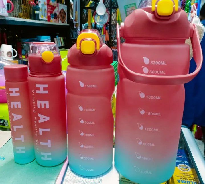 4-in-1 Set Water Bottle Motivational Sports Leakproof Bottle Fitness Water Bottle for Family, Gym Outdoor