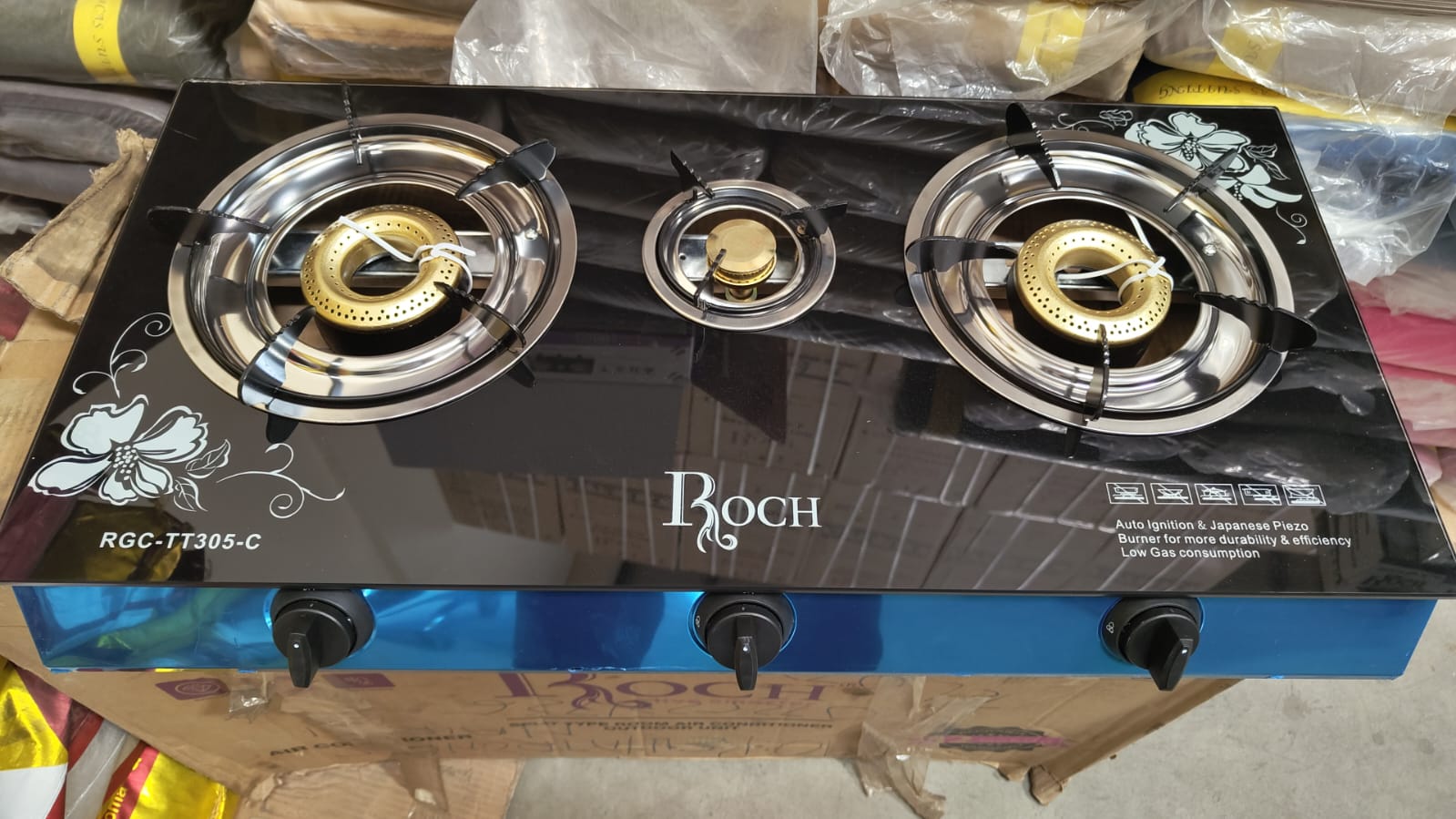 Roch glass 3-Burner Automatic Gas Cooker Three burners with auto ignition for hassle-free cooking
Sturdy design ensures durability and resilience
Easy-to-clean glass top surface
Low gas consumption fo