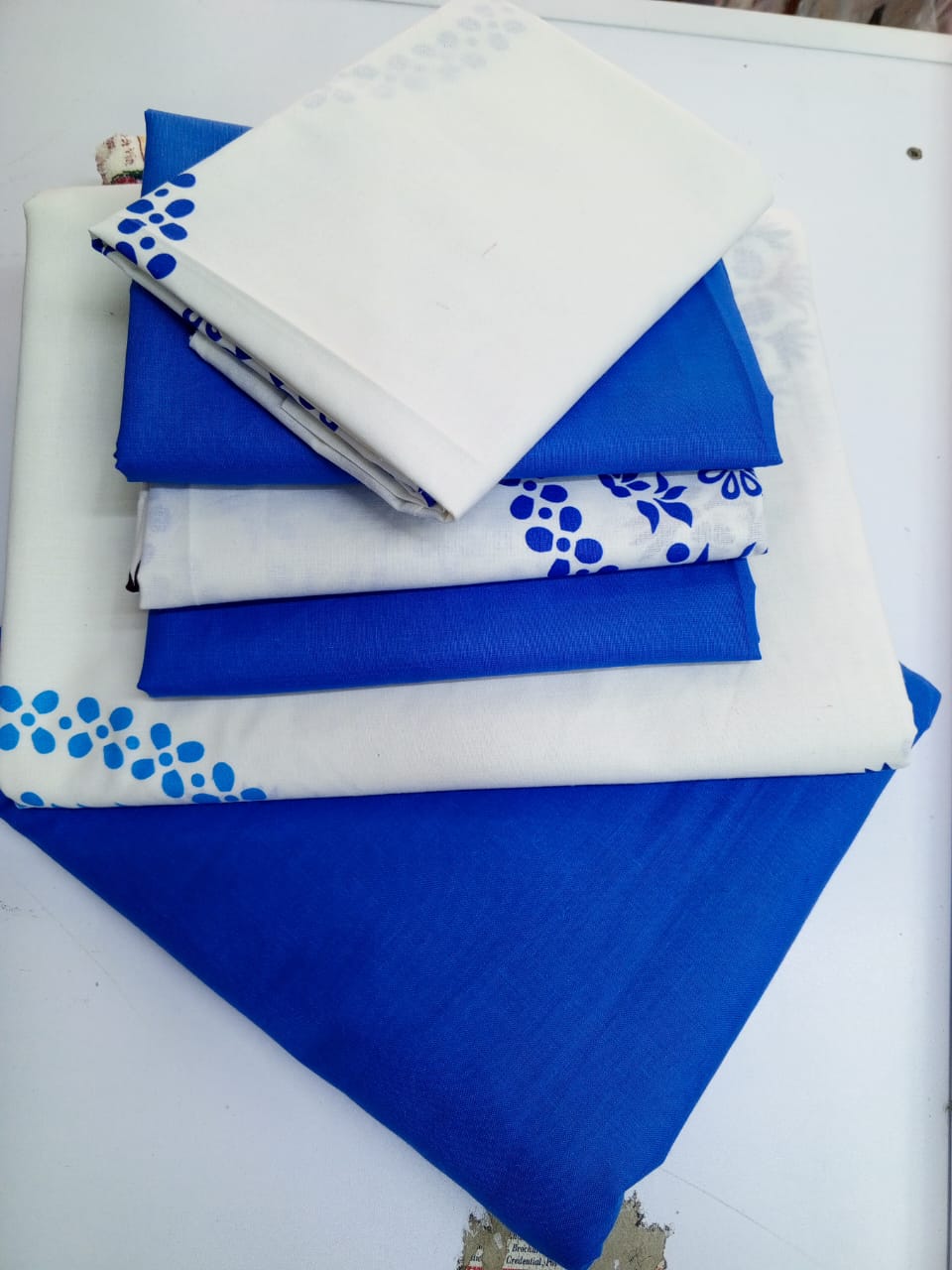 Mix and match bedsheets 2 pcs bedsheets 4 pcs pillow cases 6x7
▪️ Cotton