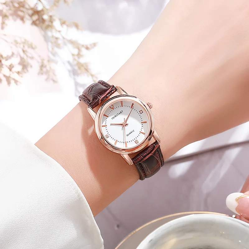 New Arrivals Couple Watches Men's and Women's Quartz Watches Leather Straps Belt Watch Student Valentine Gift Luxury Clock Quartz Wristwatch for Women Couple Gift Daily Decoration