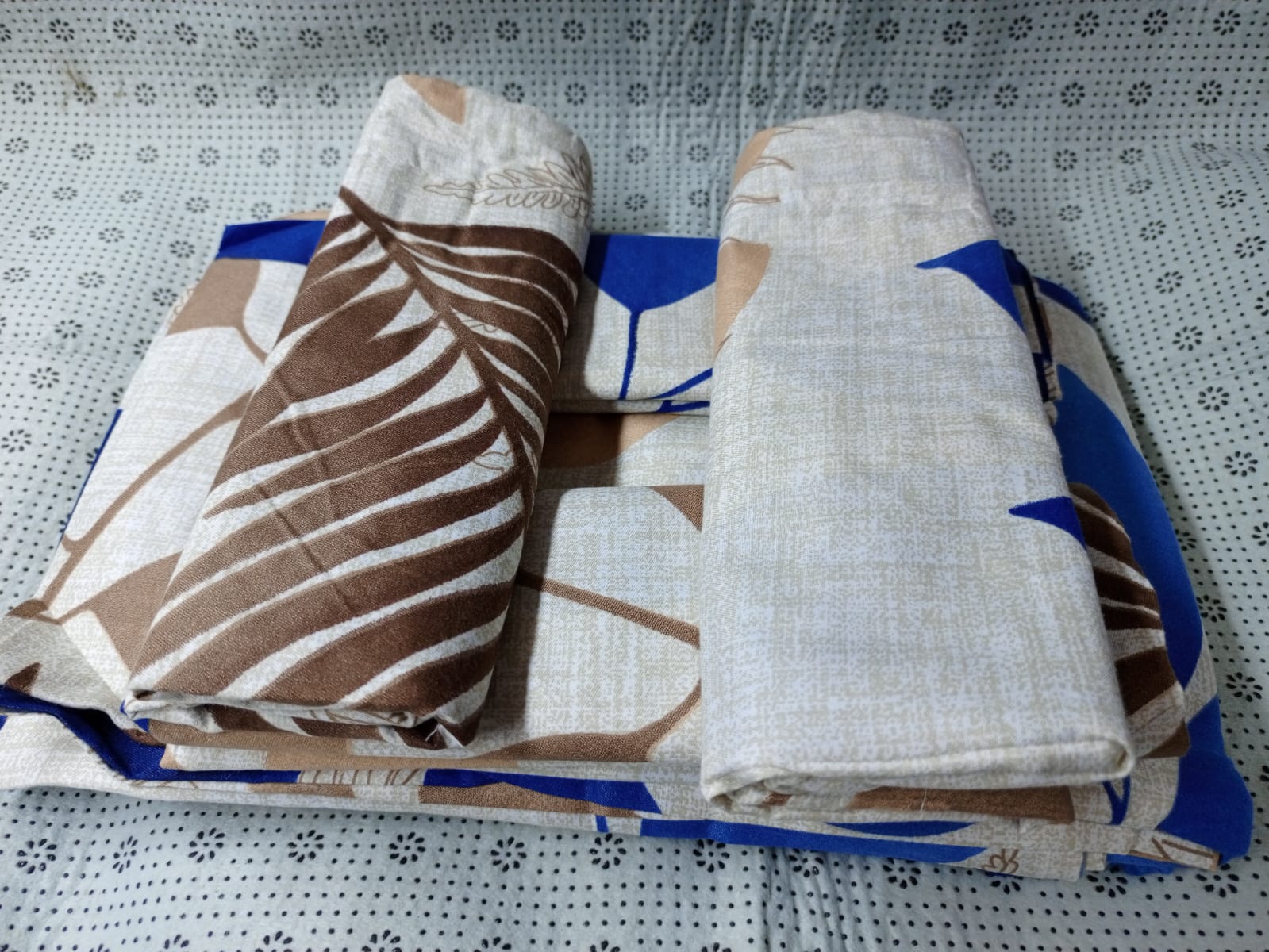 6pc set  bedsheets 6*7 (2 Bed sheets, 4 pillow cases)