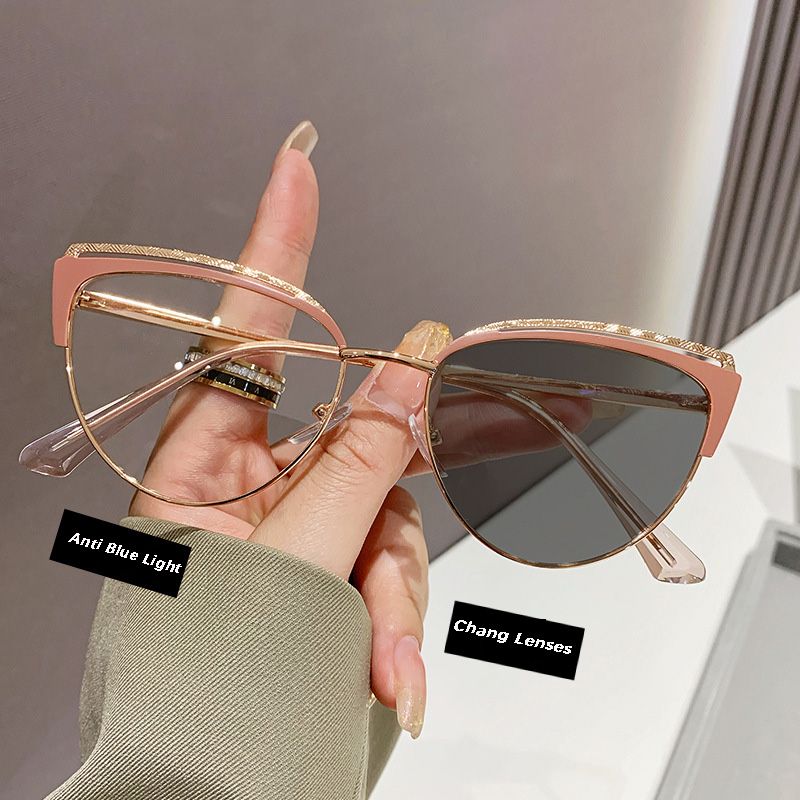 2024 Fashion Cat Eye Glasses Ultra-Light Retro Photochromic Eyeglasses Anti-Blue Light Eyewear Metal Color-Changing Eyeglasses