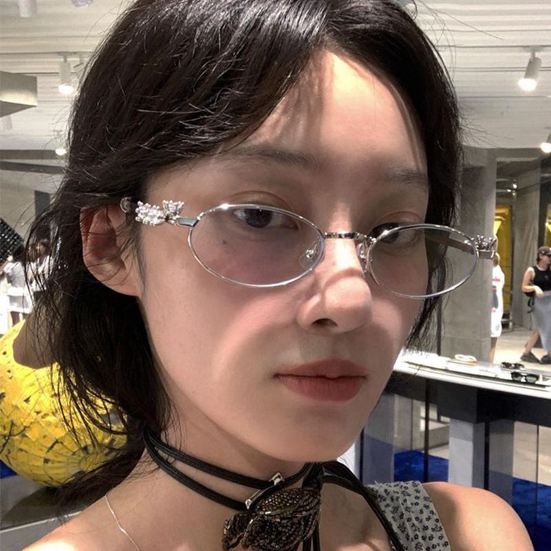 Fashion Metal Oval Shades Sunglasses Women Men Rhinestone Diamonds Frame Sunglasses Unisex Bling Eyeglasses 2024 Eyewear Glasses