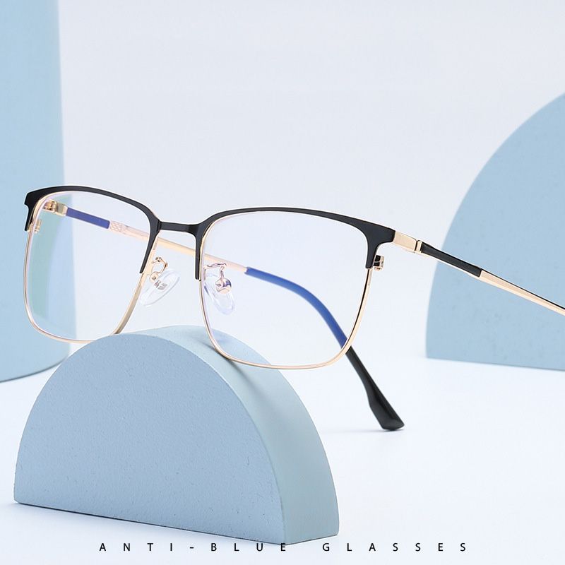Fashion Big Square Metal Frame Men Photochromic Glasses Anti-Blue Light Color Change Glasses Women Men Eye Protection Spectacles