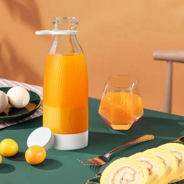 Portable Blender Bottle with a changer Bottom Lid