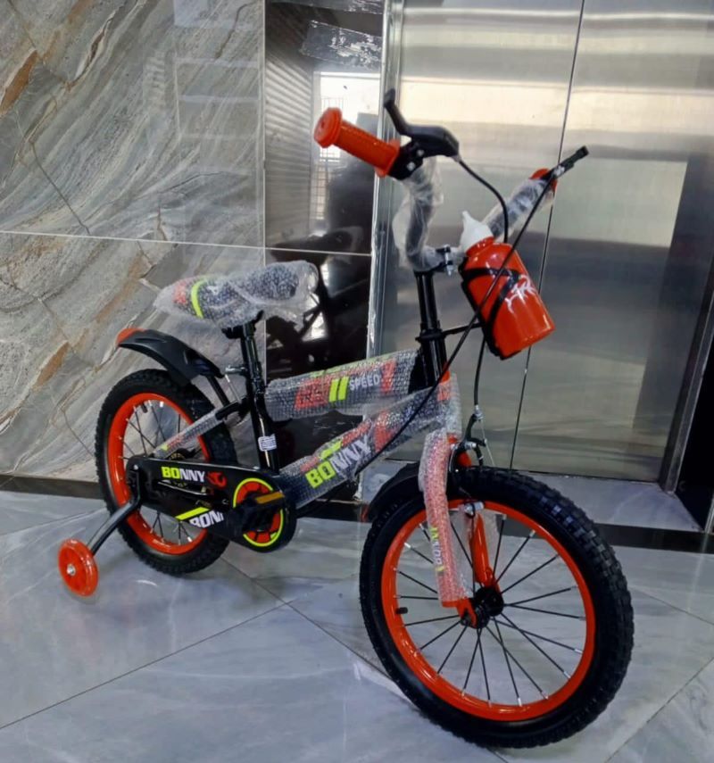Quality bike size 16" Sports Kids Cycle with Water Bottle for Kids 3-7 Years of Age.