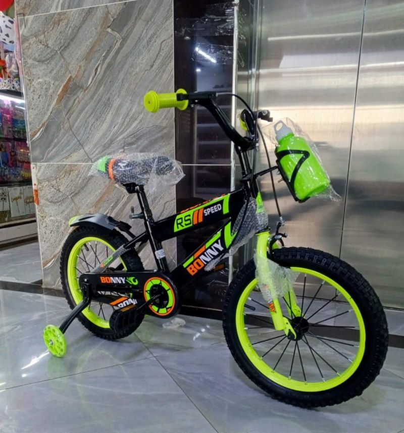 Quality bike size 16" Sports Kids Cycle with Water Bottle for Kids 3-7 Years of Age.