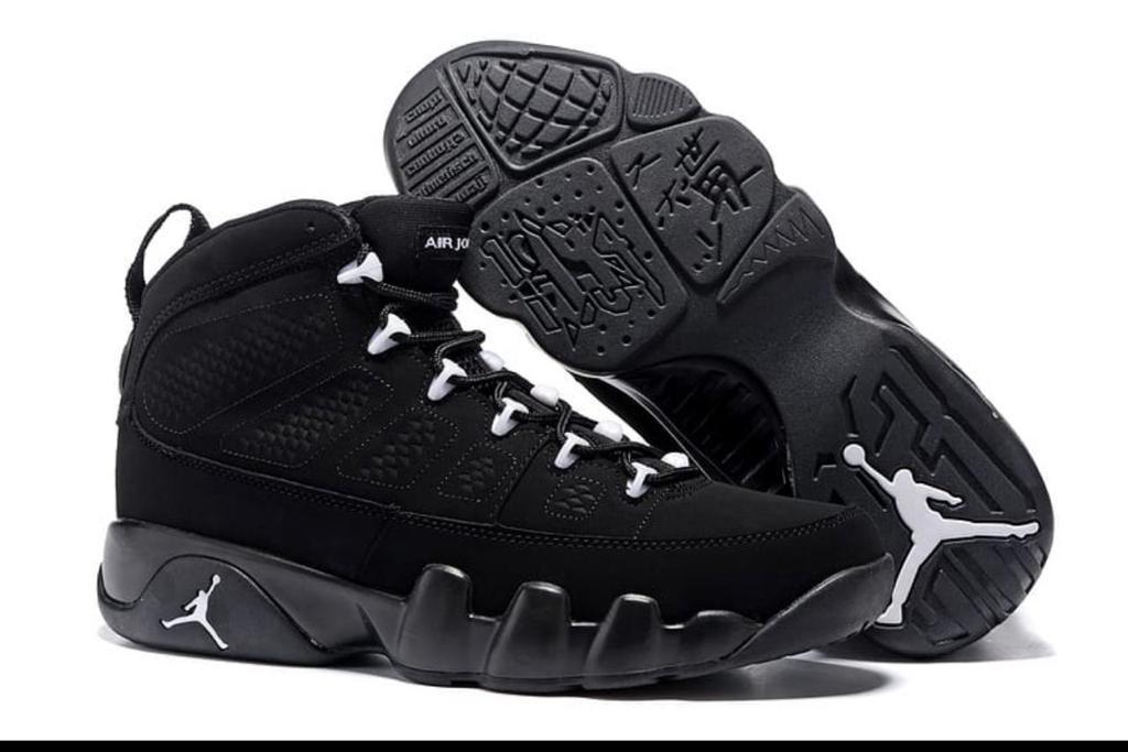 J9  latest  ORIGINAL Trendy FashIonable sneakers for Men