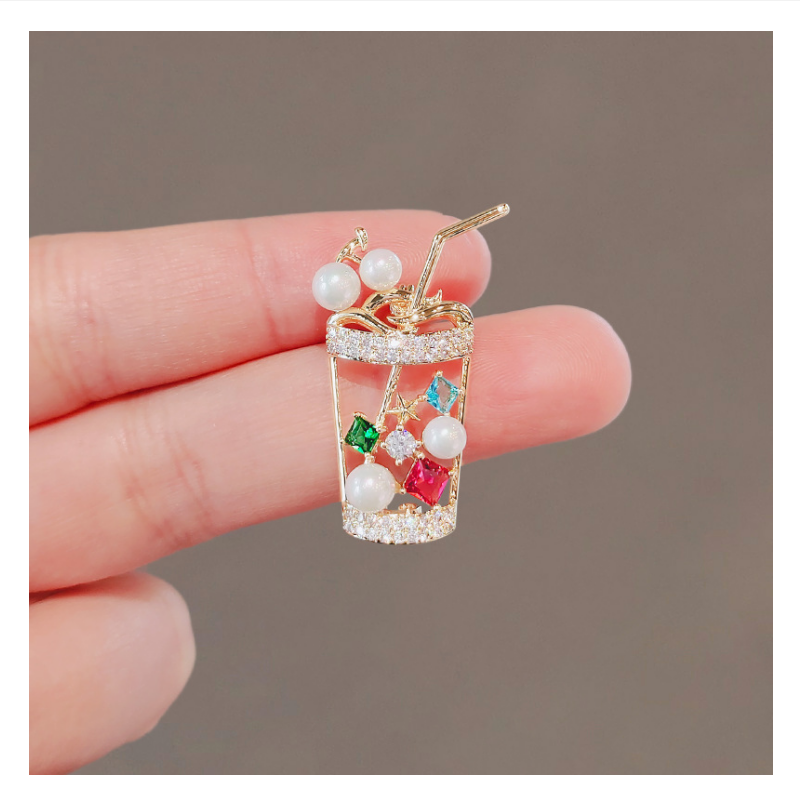 Women's brooch, light luxury, niche creative milk tea cup, cute and personalized safety pin, collar pin, anti glare safety pin