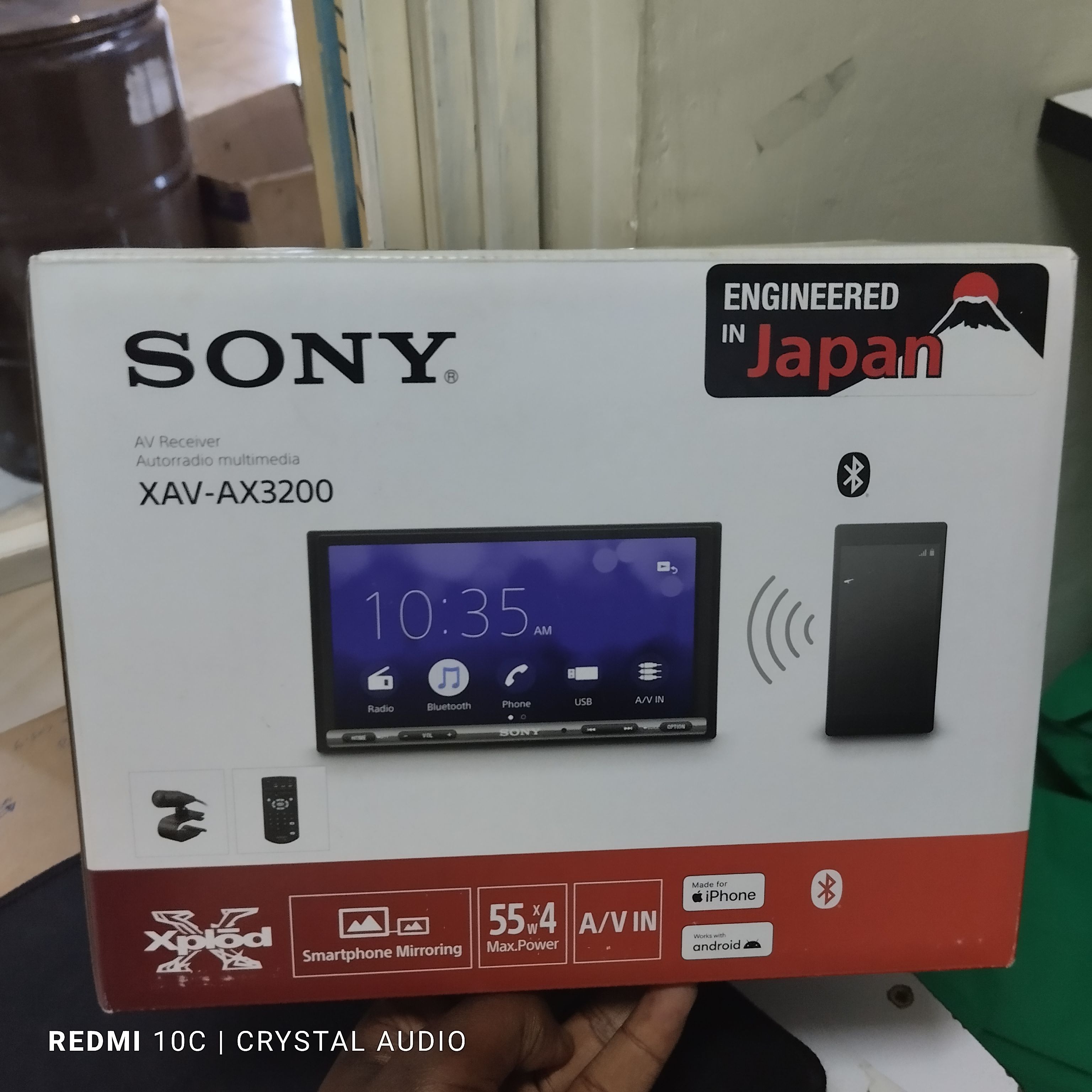 Sony radio System with Carplay & Android Auto XAV-AX3200