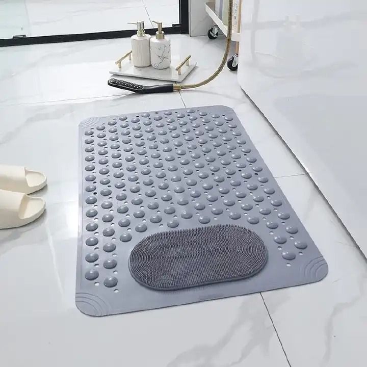 Anti slip bathroom mat with foot scrub 45cm by 60cm