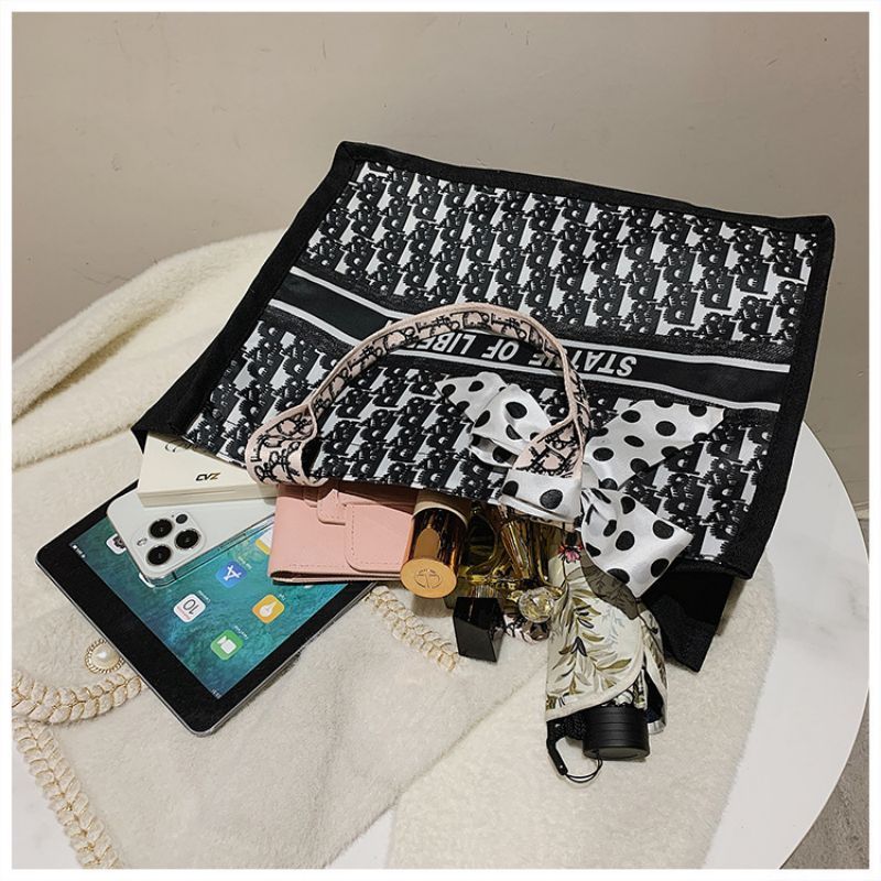 Exquisite Workmanship Canvas Shoulder Large Capacity Silk Scarf Women's Casual Tote Bag