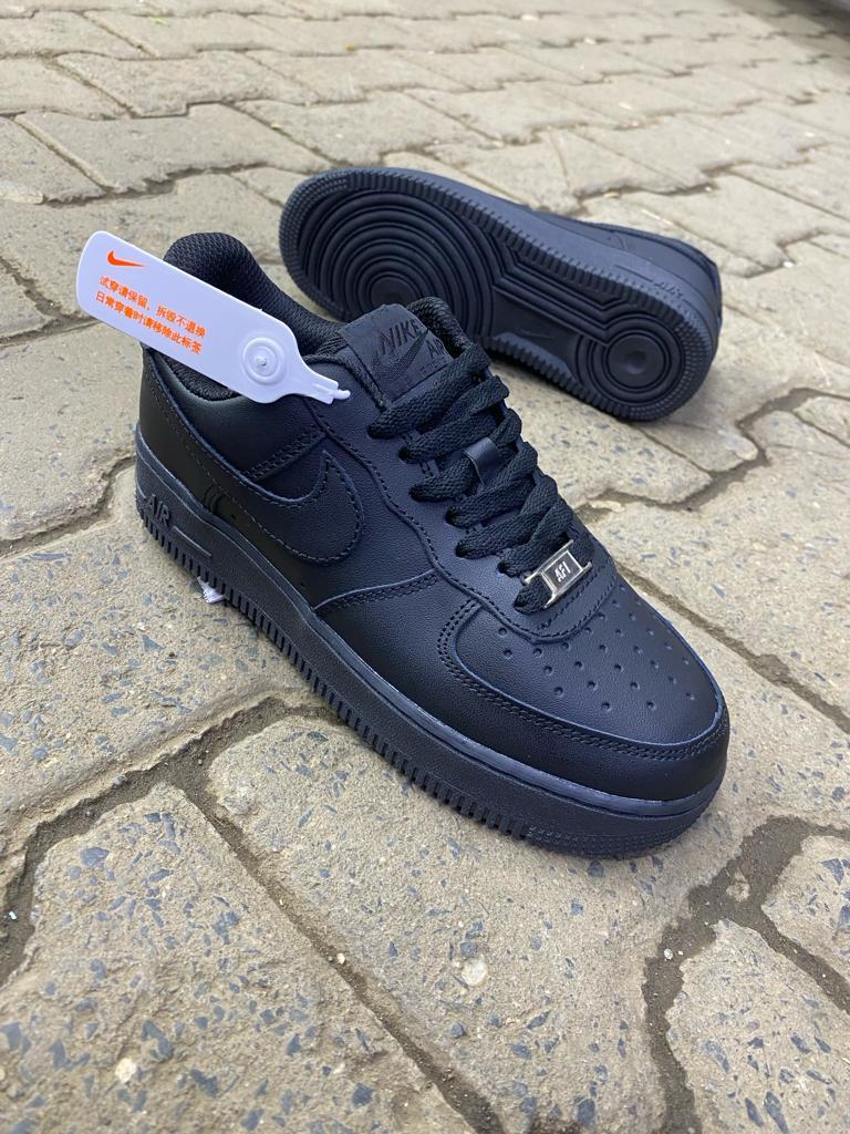 AIRFORCE 1 BLACK HARD LEATHER UNISEX 37-45 Authentic