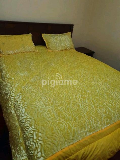 Super Warm Heavy Soft Woolen White Duvet Blanket - Fluffy White Duvet