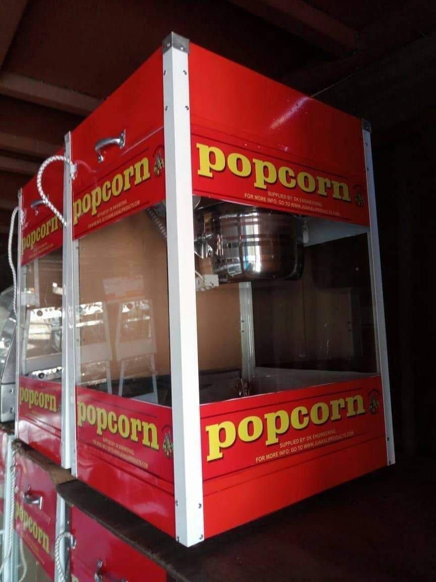 Commercial Popcorn Maker,Hot Air Popcorn Machine The unique popping chamber design creates swirling airflow, which can efficiently and uniformly heat, that results in fewer unpopped kernels, and it only takes 2-3 minutes to making of popcorn.(