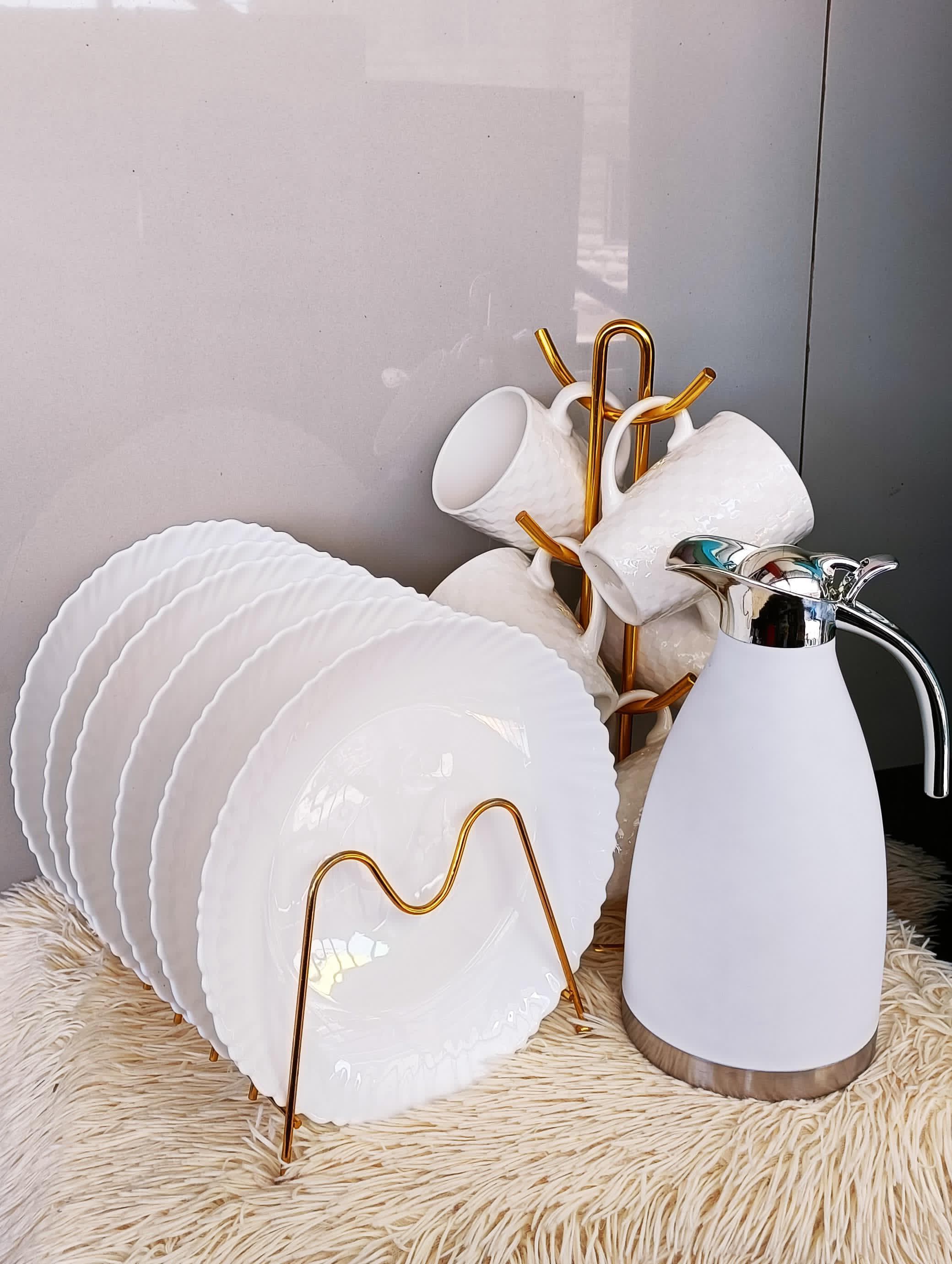 13pcs dinner set,ceramic 6pcs plates large,ceramic cups black/white.and a modern jp 2l flask