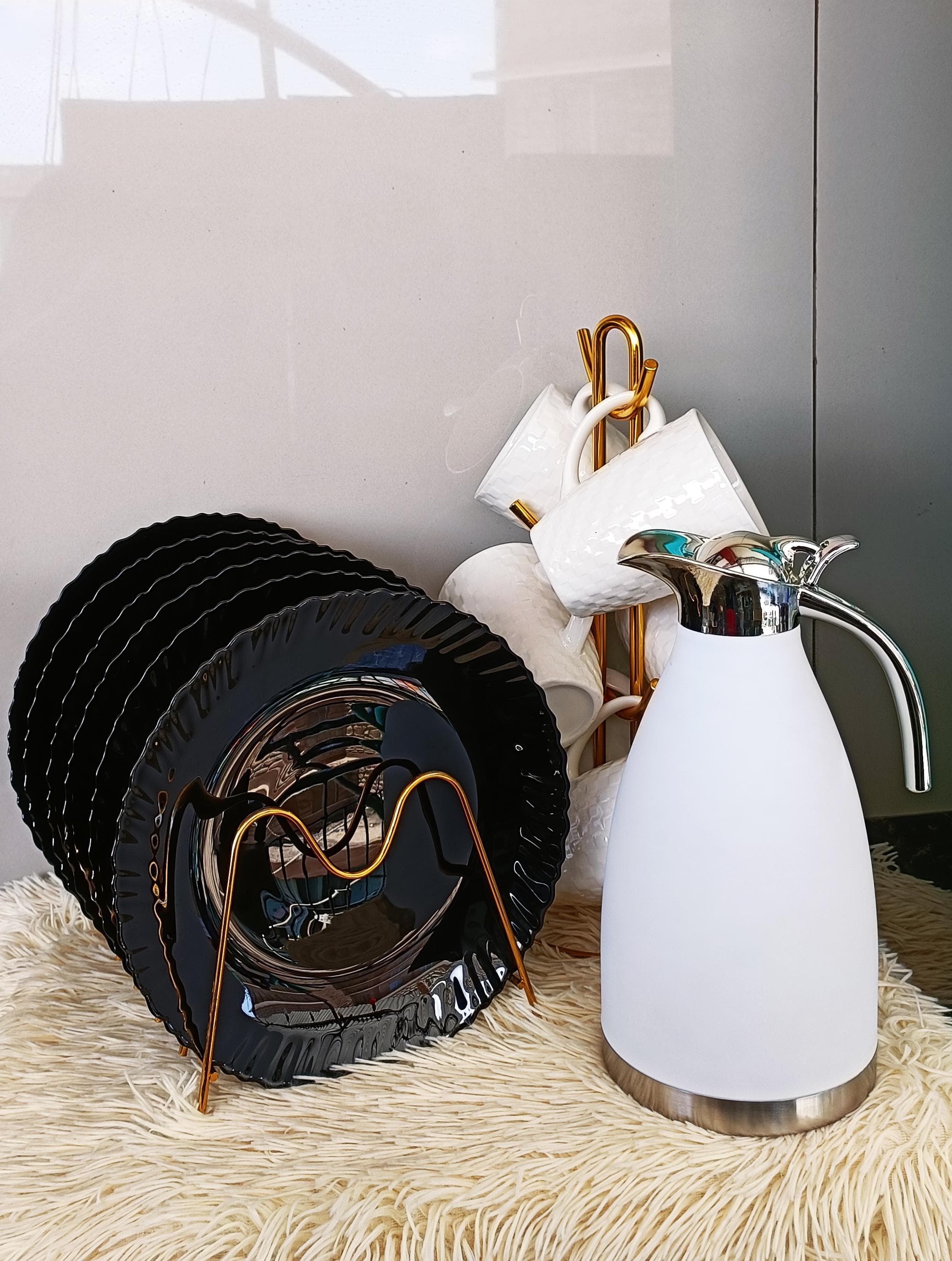 13pcs dinner set,ceramic 6pcs plates large,ceramic cups black/white.and a modern jp 2l flask