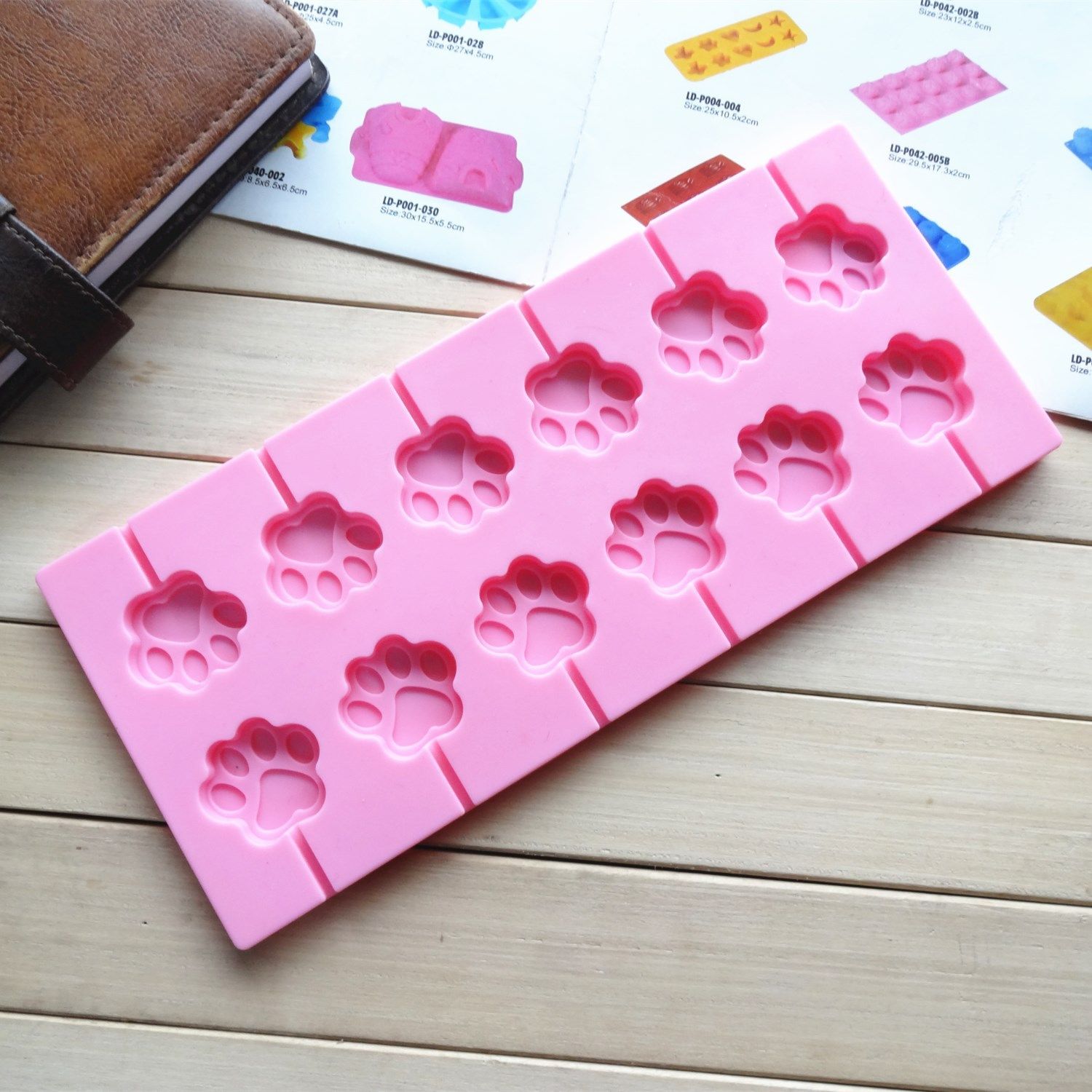 12 Lollipop Mould Cat's Claw Suit Household Silicone Cartoon Flip Candy Mould Cat's Claw Candy Tool Dripping Mould