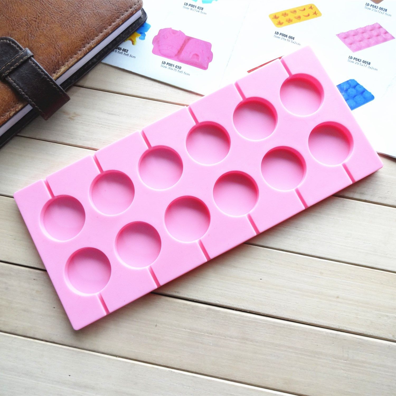 12 Lollipop Mould Cat's Claw Suit Household Silicone Cartoon Flip Candy Mould Cat's Claw Candy Tool Dripping Mould