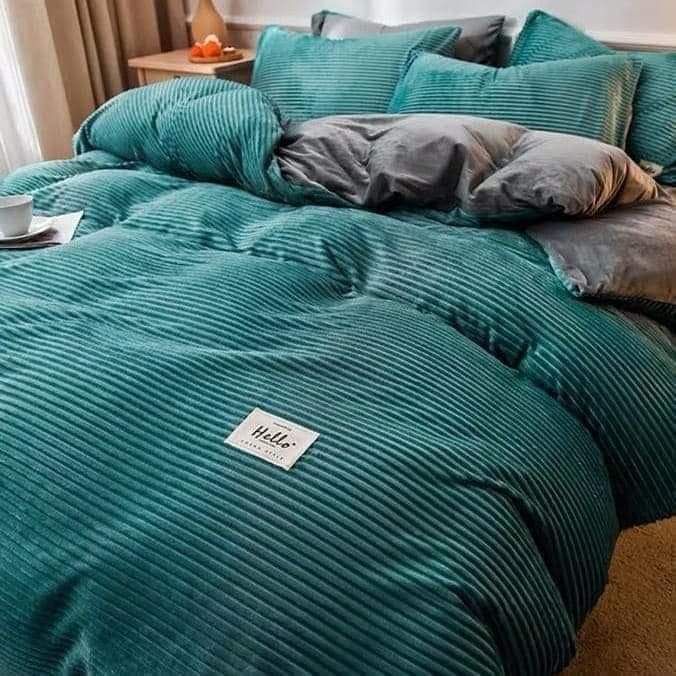 Velvet duvets Glam your bedroom with these warm VELVET duvet set that comes with a FLEECE bedsheet & 2 pillowcases. The Duvet is soft, durable and luxurious to touch. With this you will have a very p