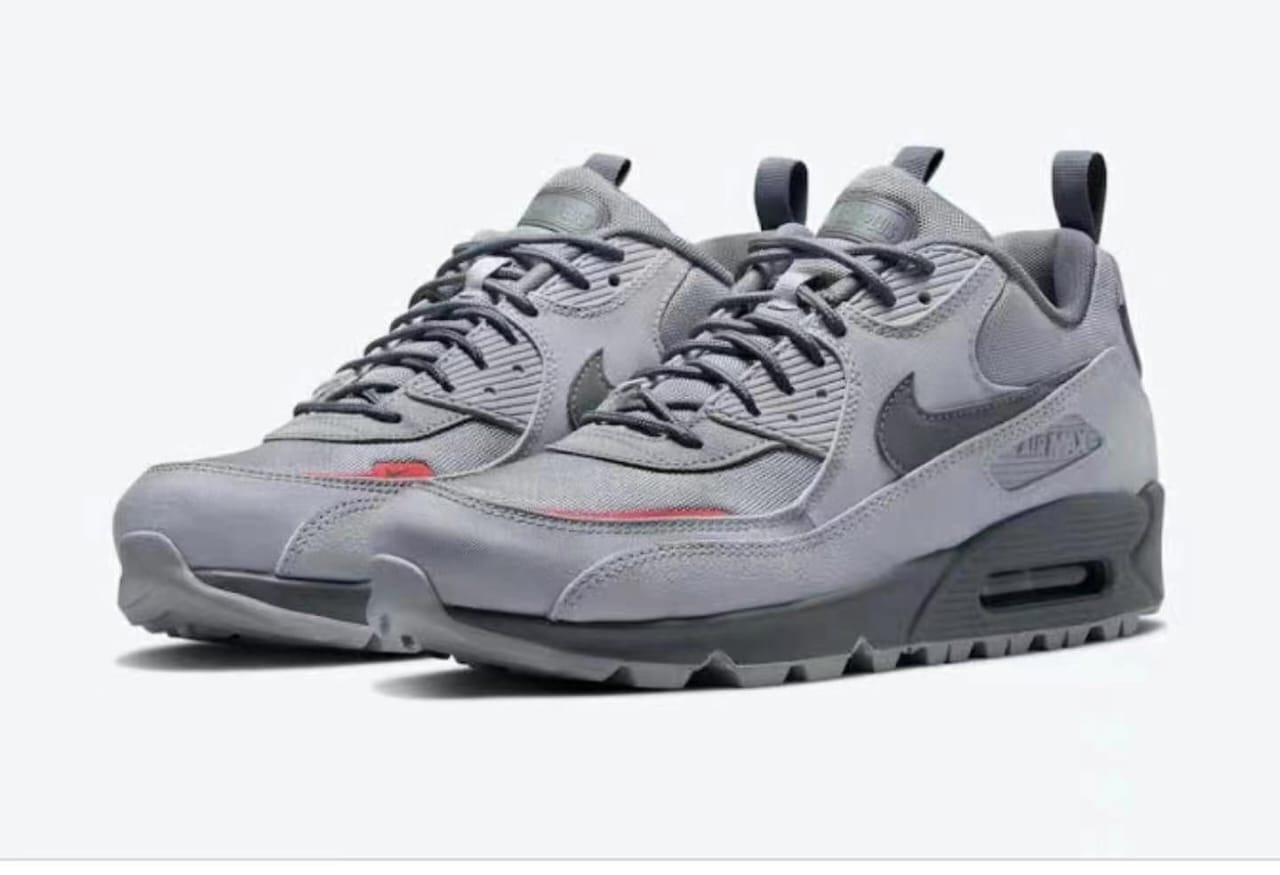 Nike Air Max 90 Mens comfortable Sneakers with an authentic style.