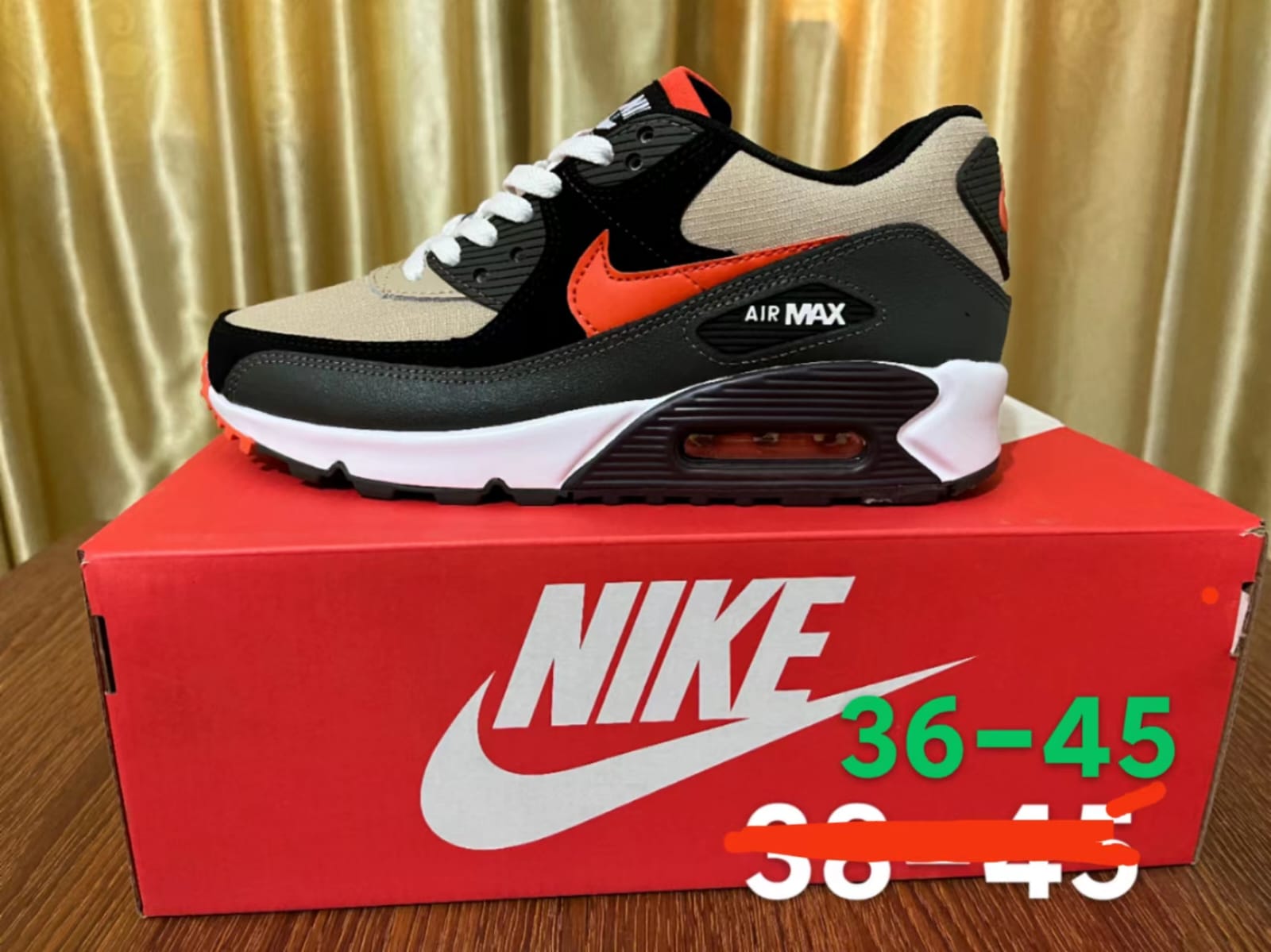 Nike Air Max 90 Mens comfortable Sneakers with an authentic style.