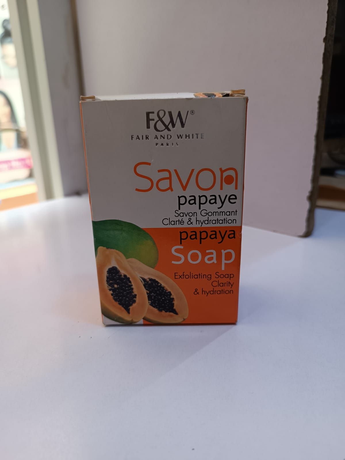 Fair & White Exfoliating Savon Papaya Soap