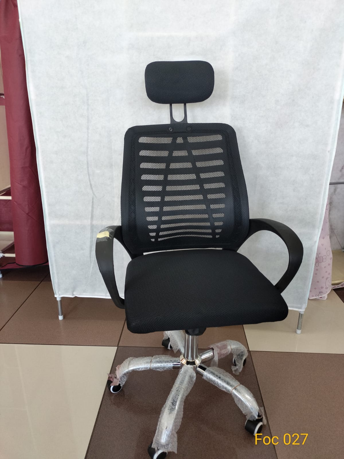 Secretarial Mesh Office Chair with Headrest(Ergonomic Headrest Desk Chair, Comfort Features Office Chair, Ventilated Mesh Back )