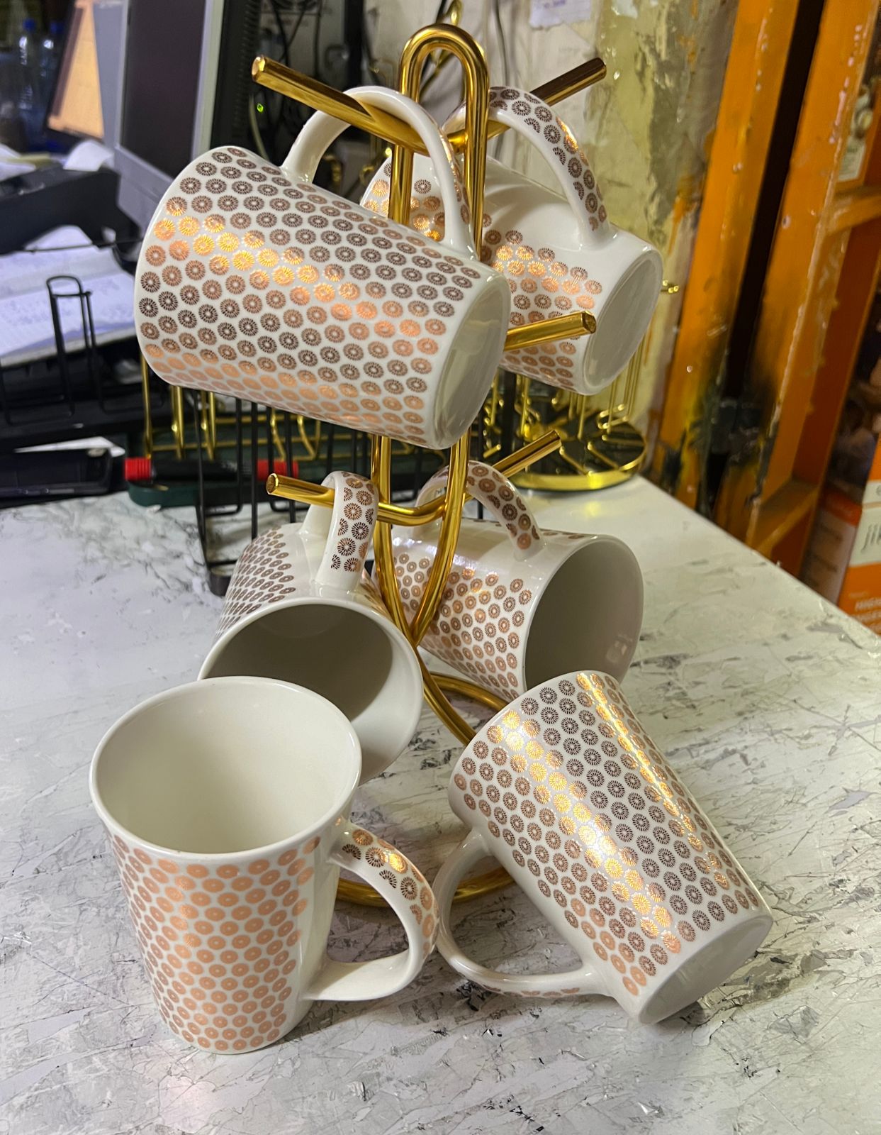 6 mugs ceramic  350 ml Strong mugs
Made with thick comfortable grip ergonomic handles
Quality Chip resistant ceramic material
Classic design fit any kitchen style
Perfect for Home or Restaurant use ,i