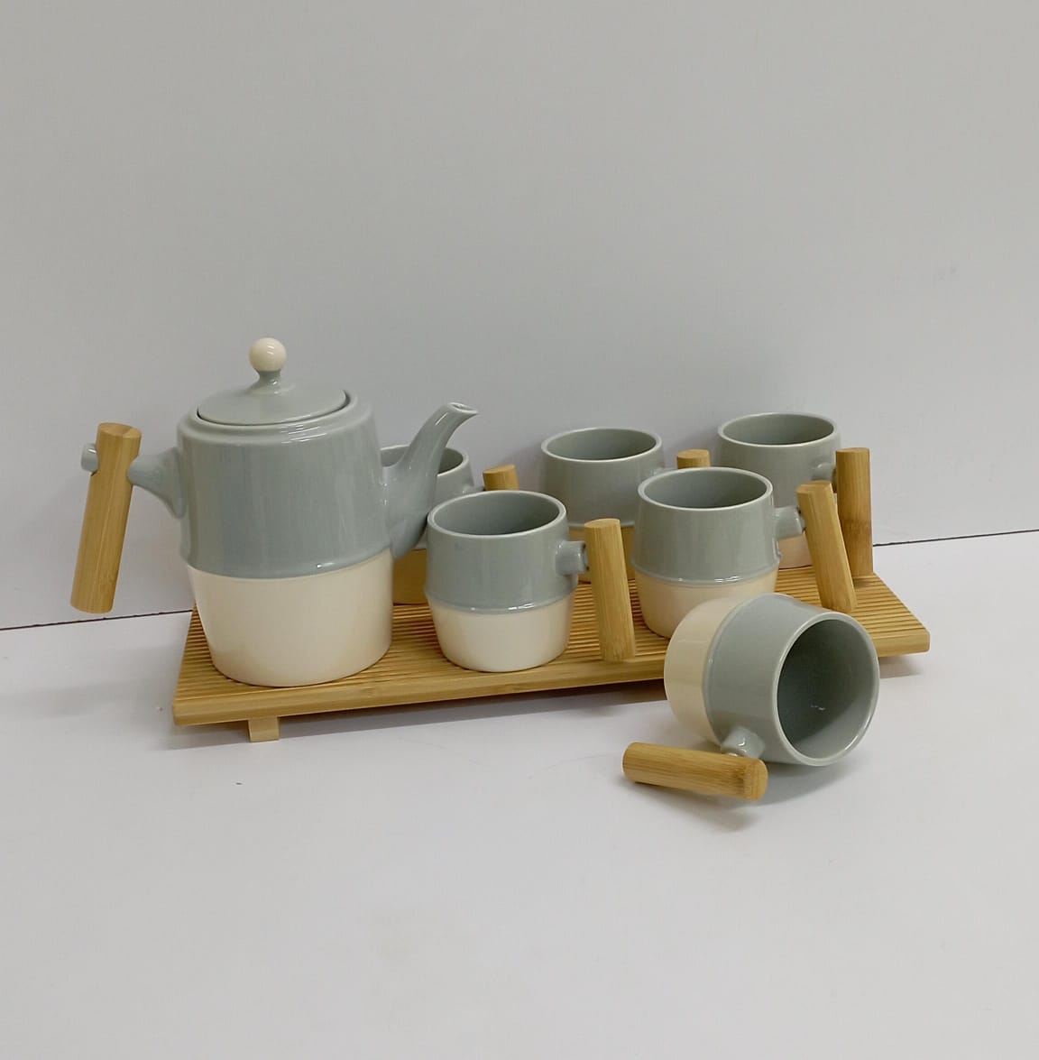 Nordic tea set with rectangular wooden tray The stand which brings elegance to your kitchen and dining table. 
The tea set is made to satisfy the user in terms of elegance and splendor