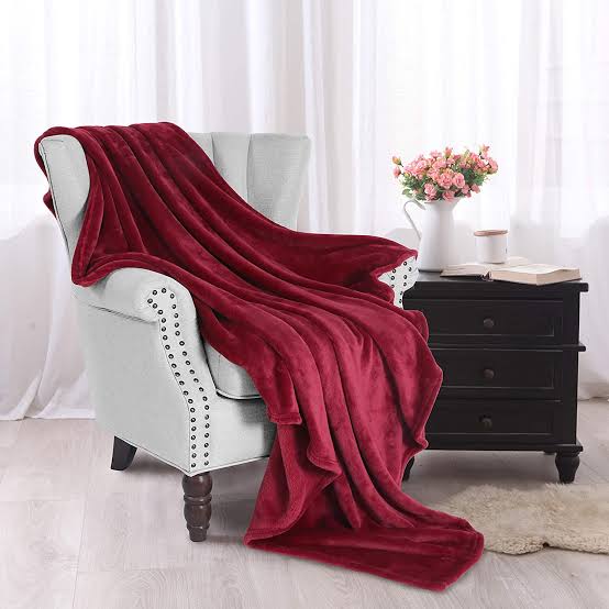 Plain Fleece blanket Super soft and cozy:  soft fleece throw blanket  plush offers you fabulous senses of softness. Enjoy the ultimate fluffy and fuzzy feel and curl up with this blanket for unmatched