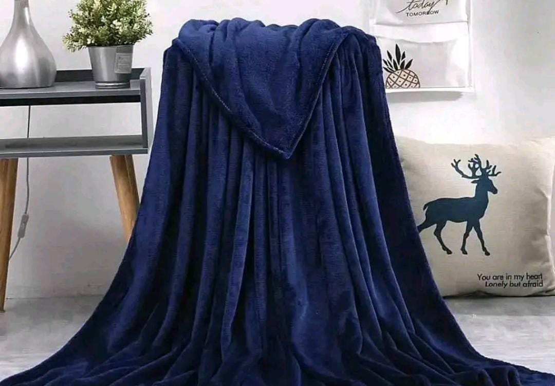 Plain Fleece blanket Super soft and cozy:  soft fleece throw blanket  plush offers you fabulous senses of softness. Enjoy the ultimate fluffy and fuzzy feel and curl up with this blanket for unmatched