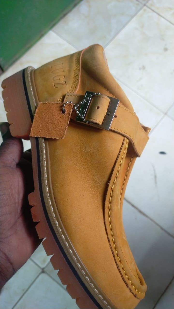 Timberland lugz with buckle strap mens official and casual shoes