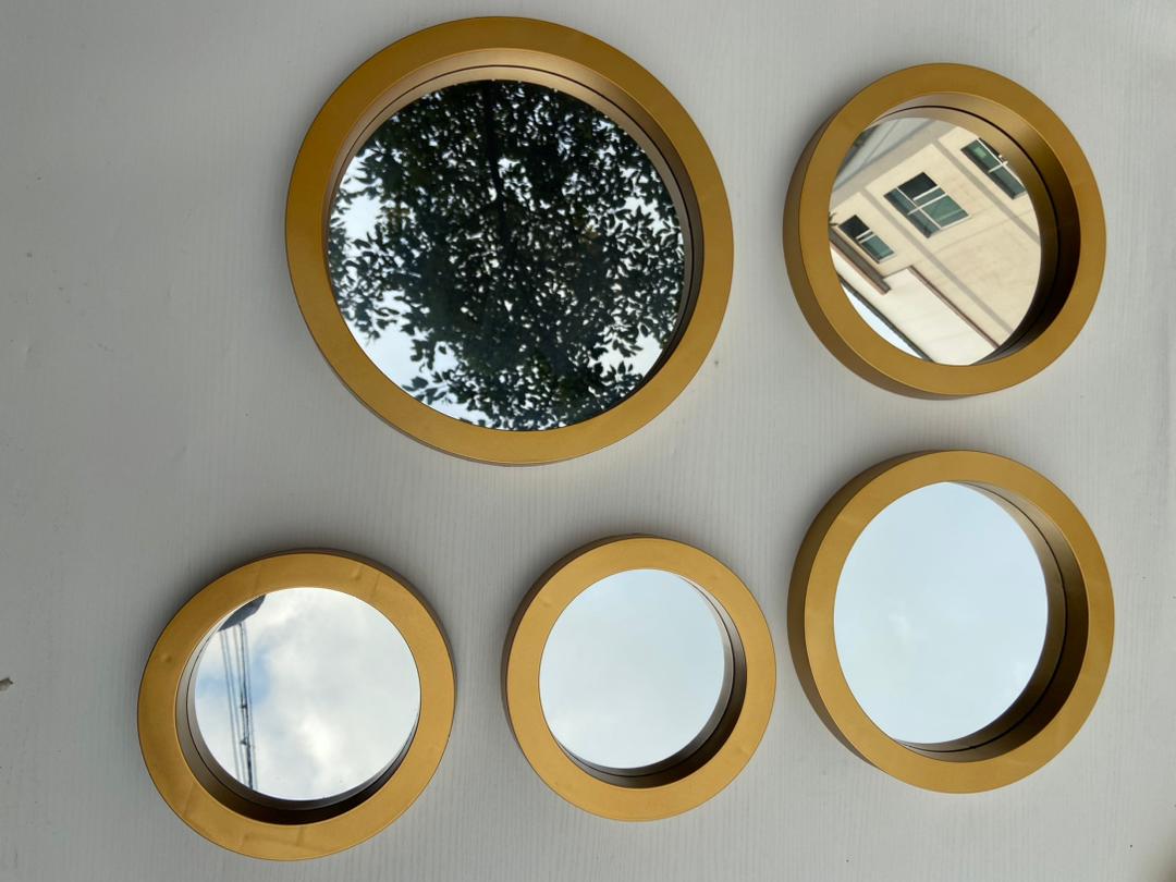 5-in-1 classy wall-mounted decor mirrors are available in black or gold