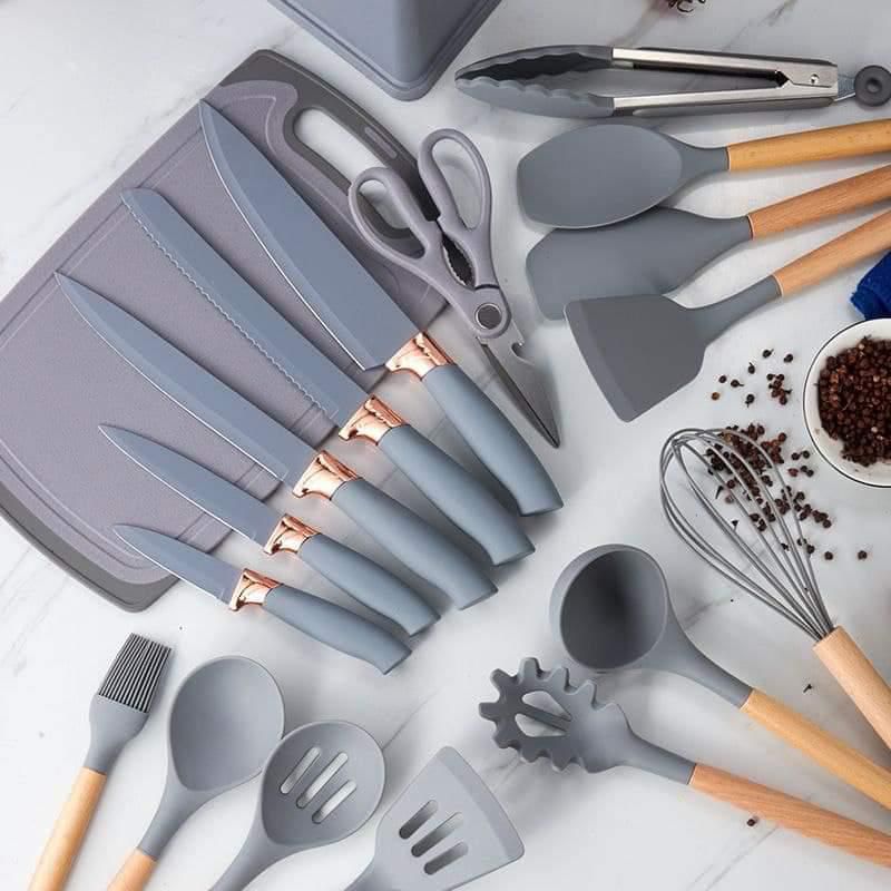 19 PCS EXECUTIVE SILICONE CUTLERY SET(TURNER, SLOTTED TURNER, DEEP SOUP LADLE, SPOONS KNIVES TONG, WHISK SCISSORS BOARD ETC)