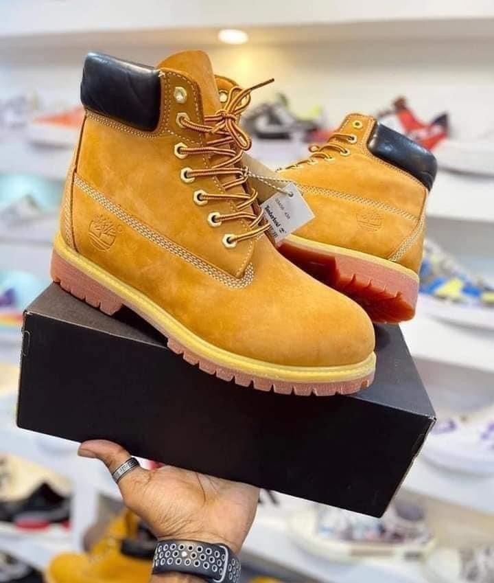 ORIGINAL TIMBERLAND BOOTS, COMFORTABLE CLASSY BOOTS, FASHIONABLE, OFFICIAL AND CASUAL SHOES