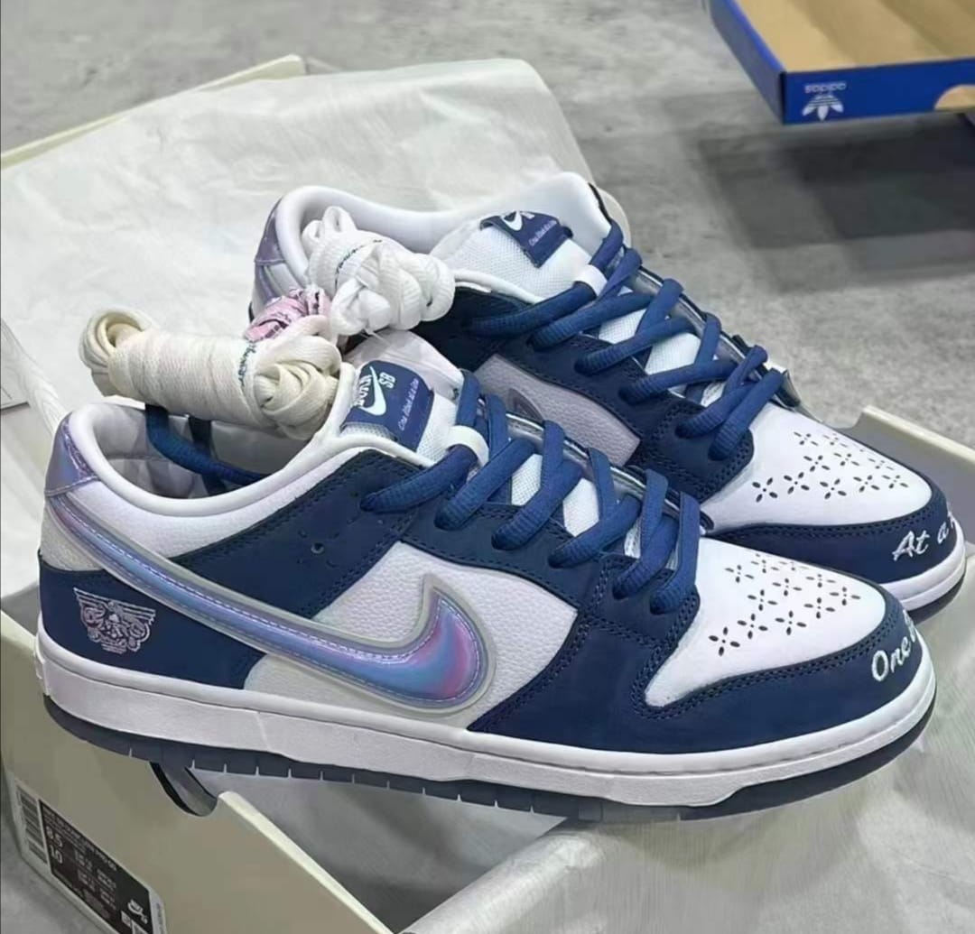 ALL TYPES OF ORIGINAL SB DUNKS, AIR JORDAN 1 LOW. FASHIONABLE AND COLOURFULL SNEAKERS.