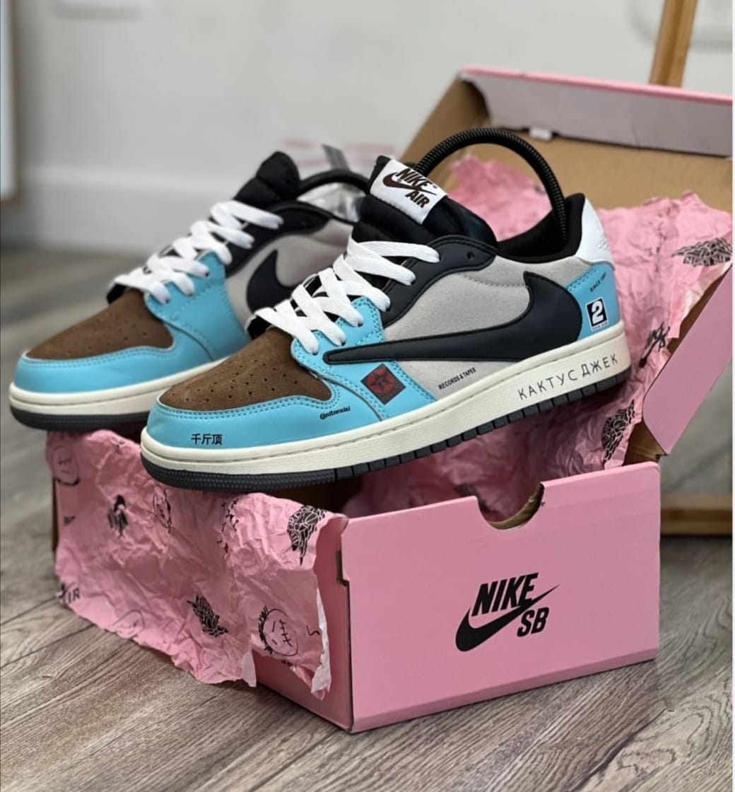 ALL TYPES OF ORIGINAL SB DUNKS, AIR JORDAN 1 LOW. FASHIONABLE AND COLOURFULL SNEAKERS.