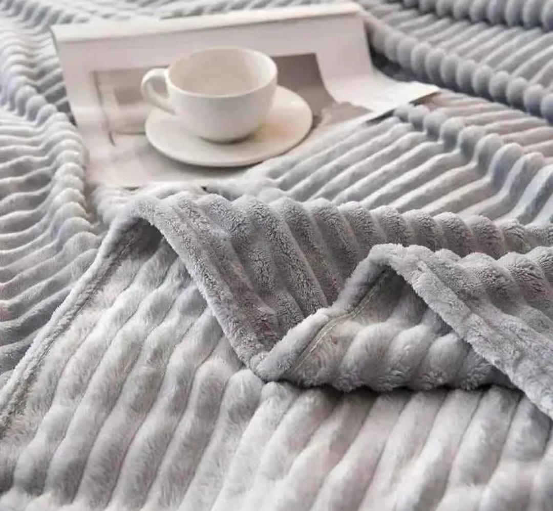 Velvet fleece blankets Elegant Comfort lightweight and Velvet Feel to the touch blankets. Cozy and decorative to complement your home. Update your lounge space with our plush throw blankets