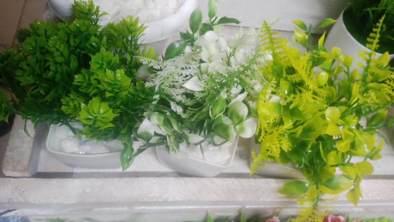 1 Bouquet Artificial Fake Flower Green Grass Plant Home  So beautiful artificial green grass, bring more romantic atmosphere for your home, wedding, coffee shop and other place.
Can use for a long tim