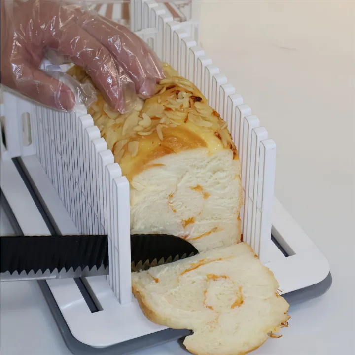 1pc Adjustable Bread Slicer Guide Toast Bread Slicer Stand Foldable Loaf Cutter Rack Baking Tool Cutting Guide Sandwich Cutter Mold Plastic Slicing Tool with Crumb Tray