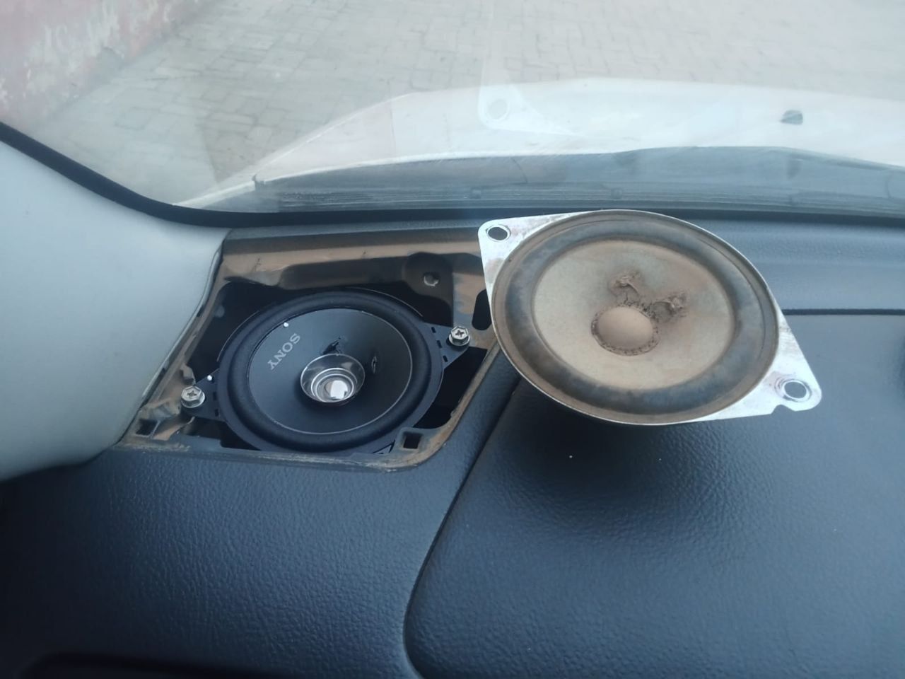 Toyota Probox /Succeed Bluetooth Radio + Dashboard Speakers .