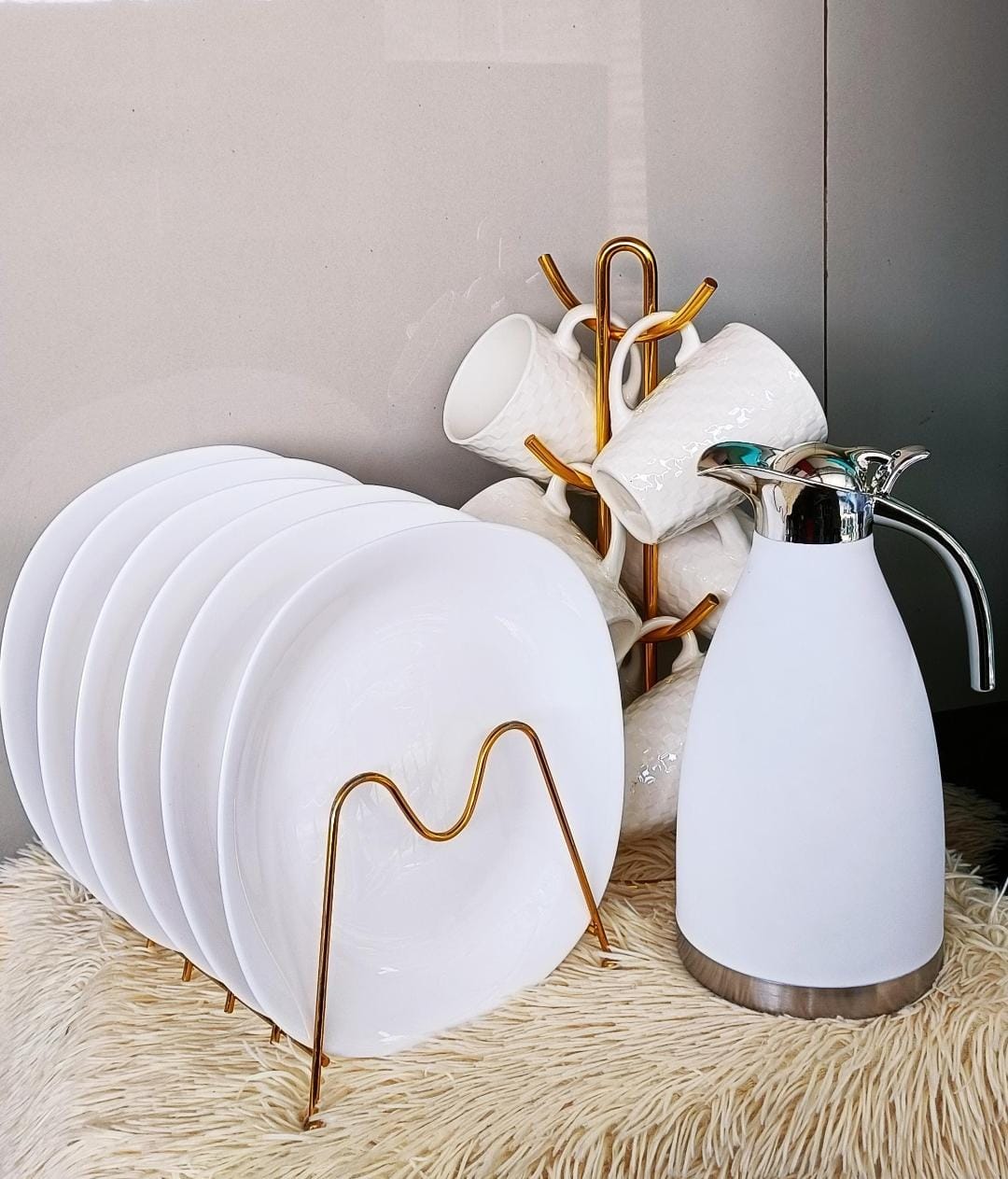 DISCOUNT PRICE!  13pcs dinner set. Make your dinning table classy