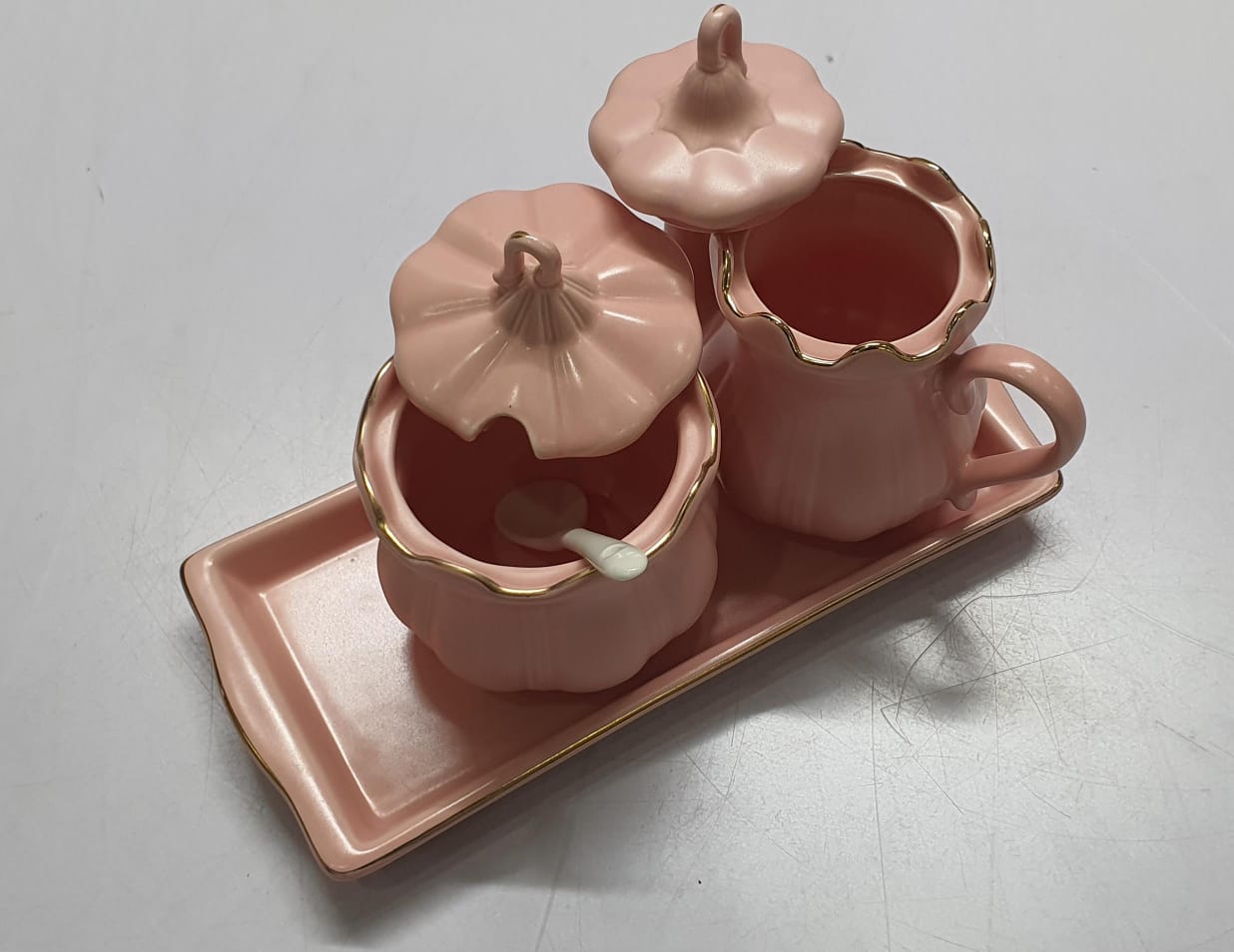 Executive home fashion 3in1 4ceramic set - 250ml sugar dish, 400ml kettle, + matching tray