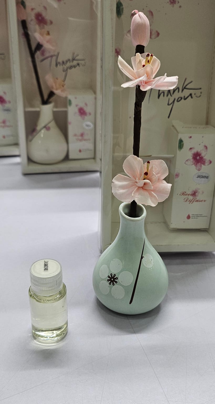 Decorative flowers &ceramic vase Reed diffuser  with 50ml long lasting essential oil LAVENDER,LILY,OCEAN,ROSE,JASMINE