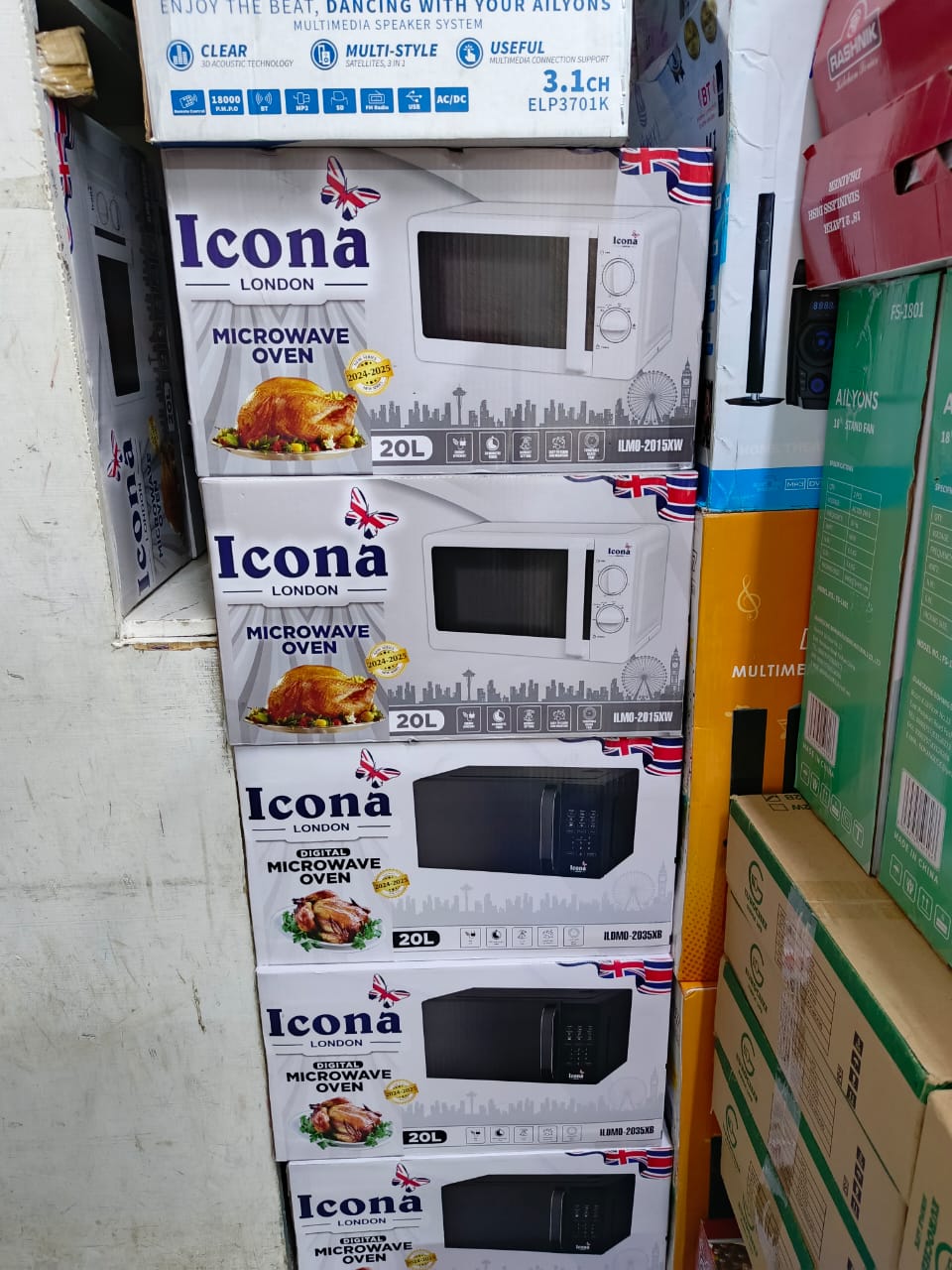 ICONA DIGITAL MICROWAVE This convection microwave oven is the perfect way to cook a variety of dishes quickly and easily. The convection function circulates hot air around the food, which helps to coo