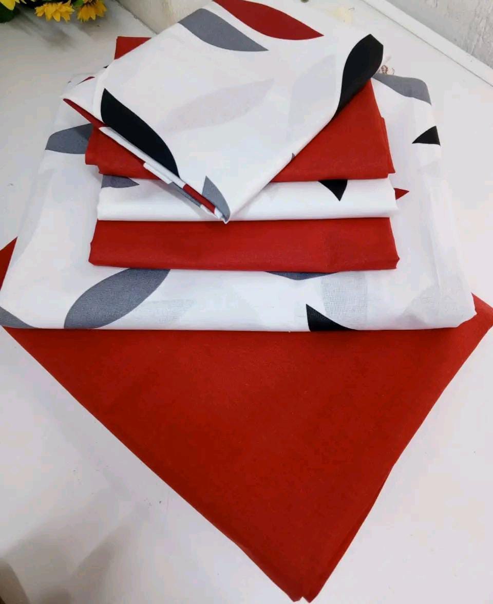 🔅🔅🔅Mix and match bedsheets 
✨2 pcs bedsheets 
✨4 pcs pillow cases 
▫️6x7
▪️ Cotton 

🍀Back in stock