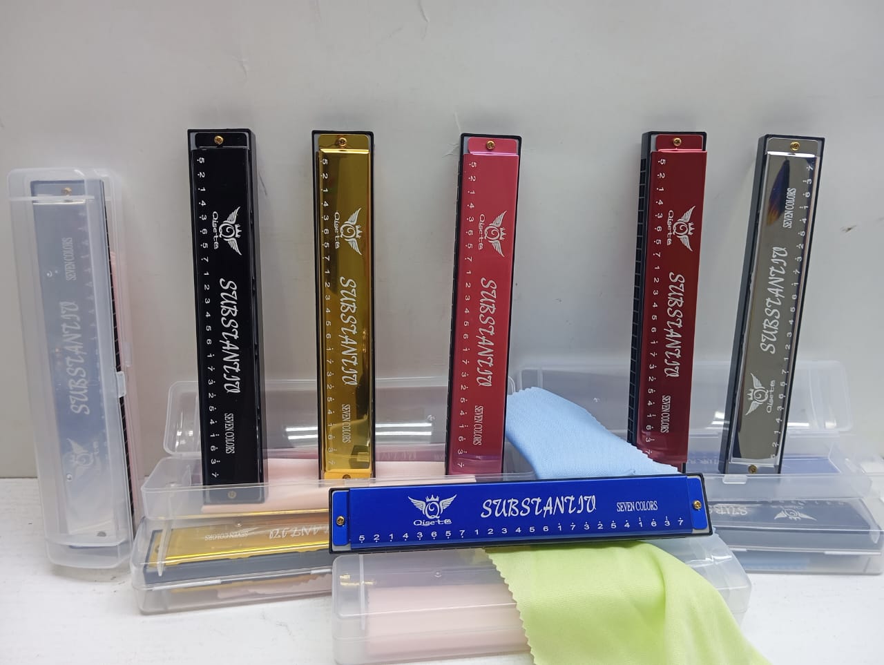 PROFESSIONAL HARMONProfessional harmonical with 24 holes Harmonica Mouth Organ Musical Instrument will help you play the sweetest of tunes with utmost ease and show the musical skills in front of frie